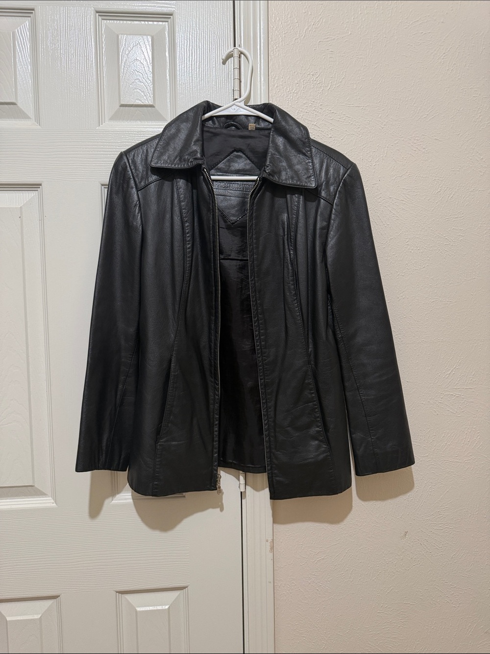 Preston & York Women's Black Genuine Leather Zip-Front Jacket
